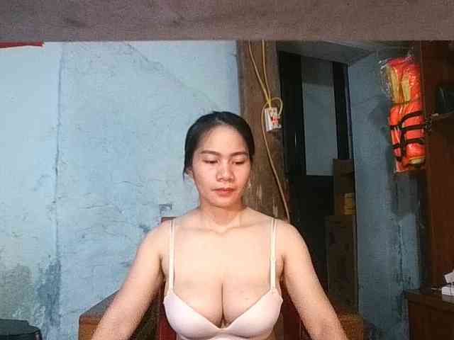 EllaShow93 webcam