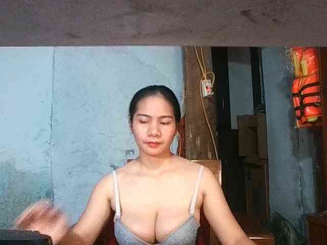 EllaShow93 webcam