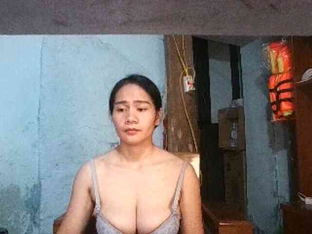 EllaShow93 webcam