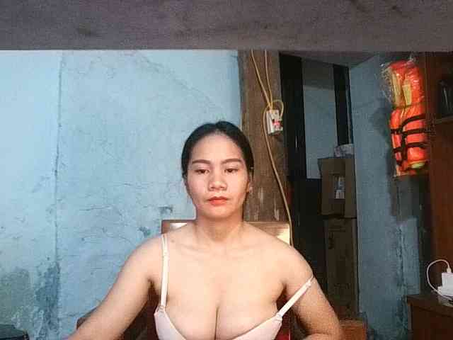 EllaShow93 webcam