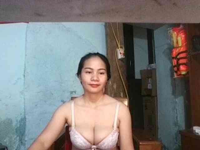 EllaShow93 webcam