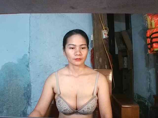EllaShow93 webcam