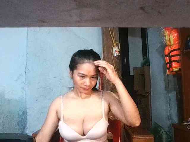 EllaShow93 webcam
