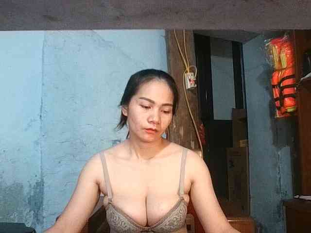 EllaShow93 webcam