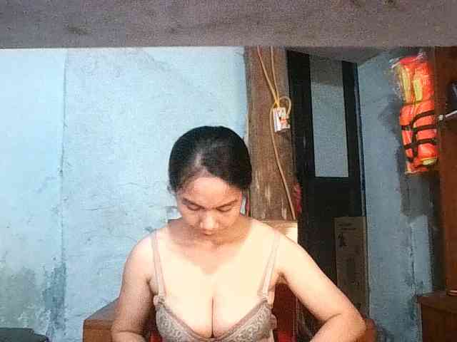 EllaShow93 webcam