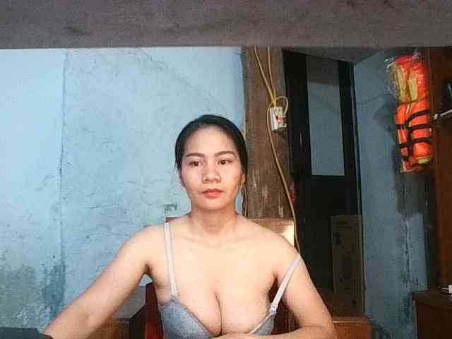 EllaShow93 webcam