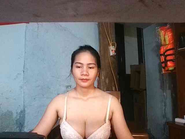 EllaShow93 webcam