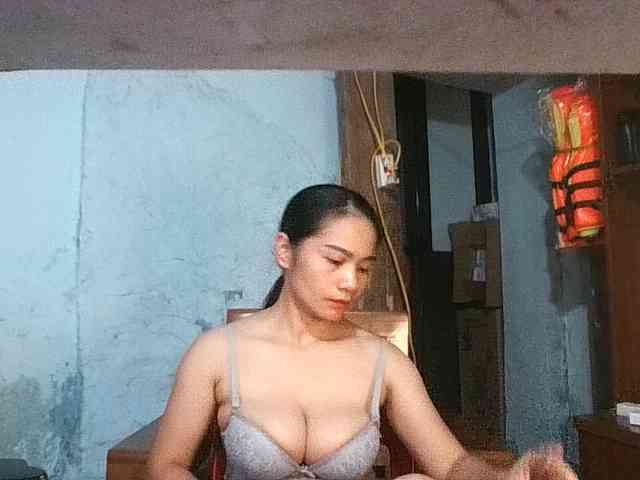 EllaShow93 webcam
