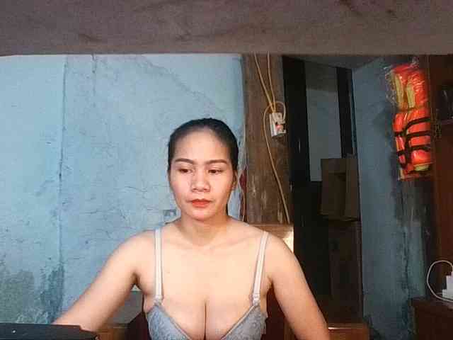 EllaShow93 webcam