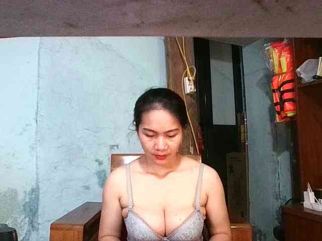 EllaShow93 webcam