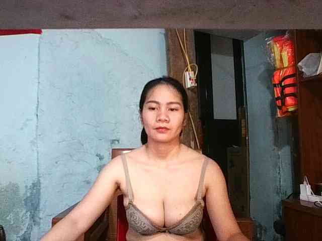 EllaShow93 webcam