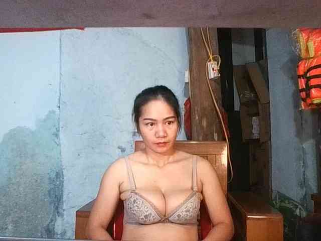 EllaShow93 webcam