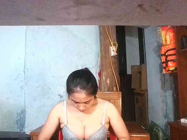 EllaShow93 webcam