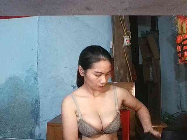 EllaShow93 webcam