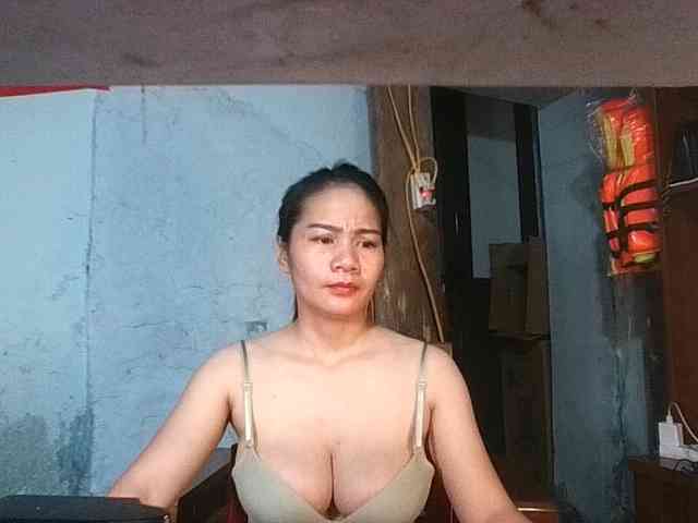 EllaShow93 webcam