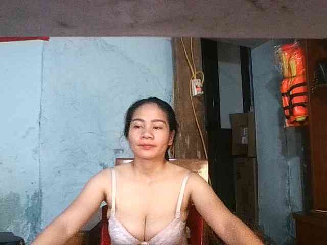 EllaShow93 webcam