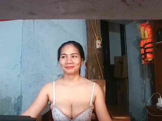 EllaShow93 webcam