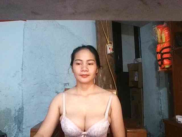 EllaShow93 webcam