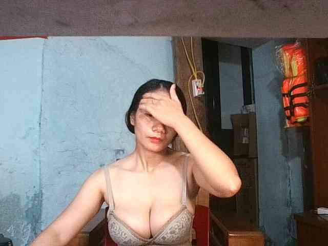 EllaShow93 webcam