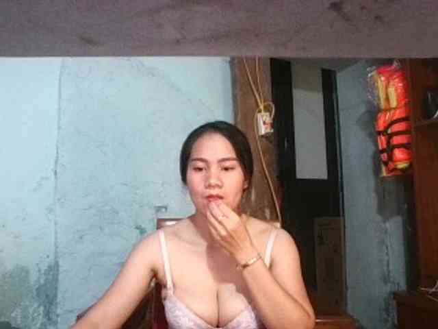 EllaShow93 webcam