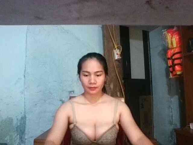 EllaShow93 webcam