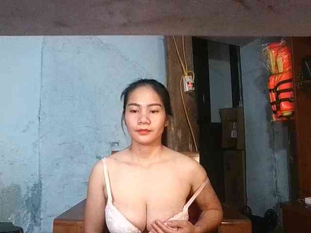 EllaShow93 webcam