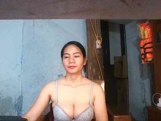EllaShow93 webcam