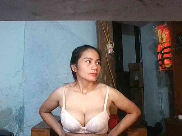 EllaShow93 webcam