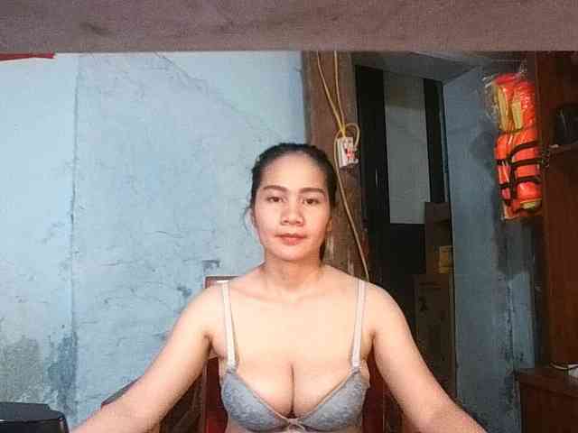 EllaShow93 webcam