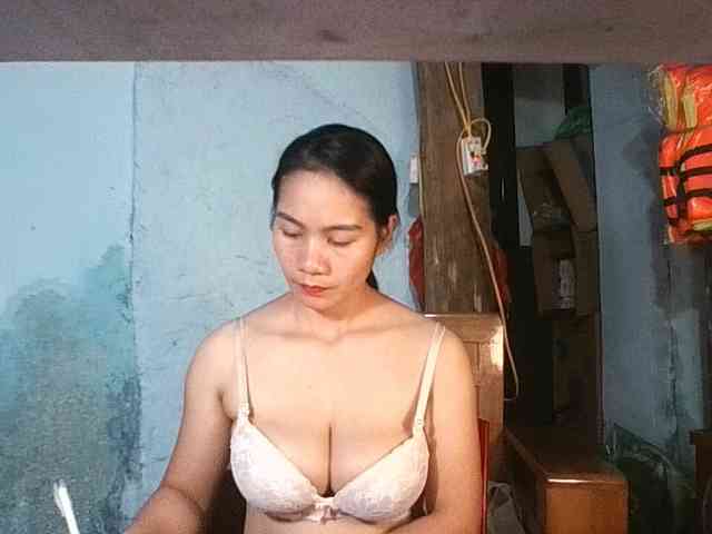 EllaShow93 webcam