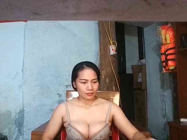 EllaShow93 webcam