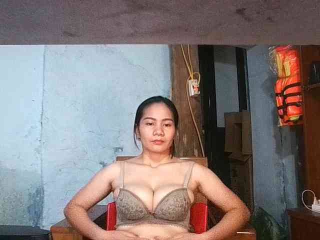 EllaShow93 webcam
