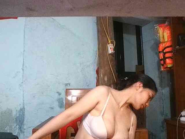 EllaShow93 webcam