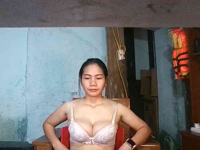 EllaShow93 webcam