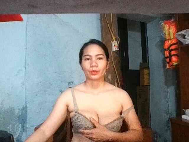 Model: EllaShow93