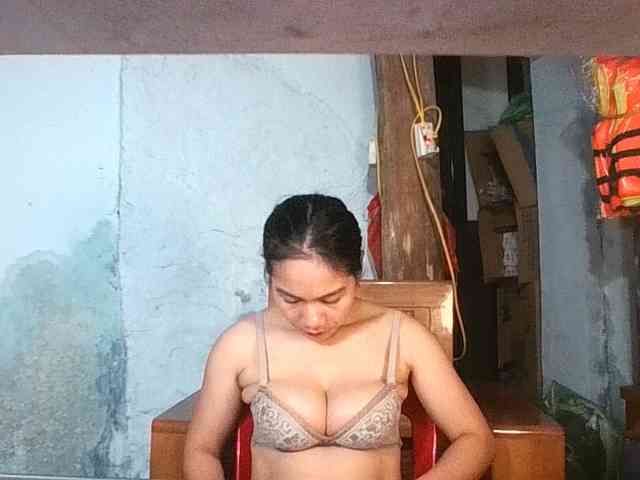 EllaShow93 webcam