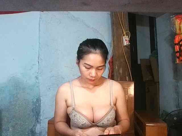 EllaShow93 webcam