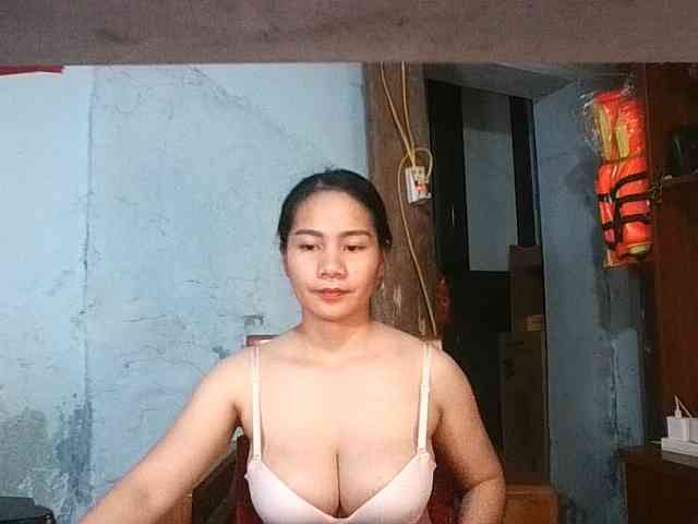 EllaShow93 webcam