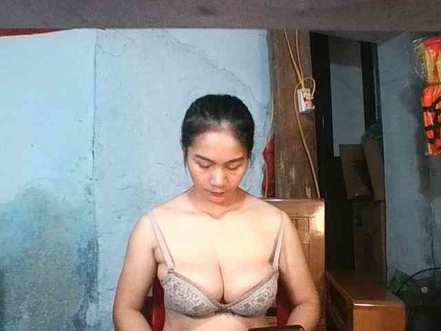 EllaShow93 webcam