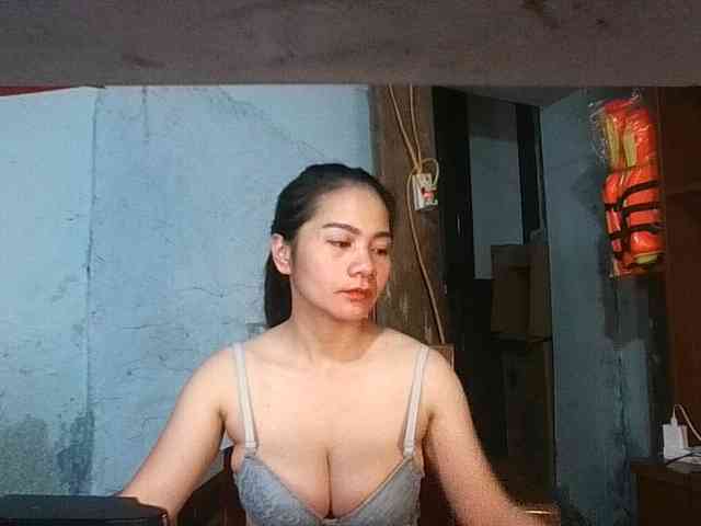 EllaShow93 webcam