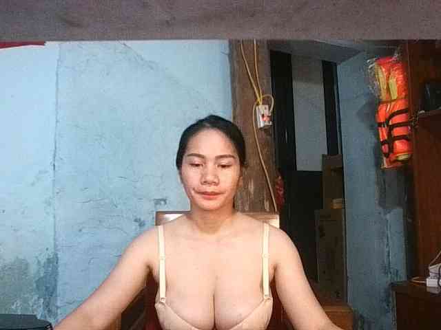 EllaShow93 webcam
