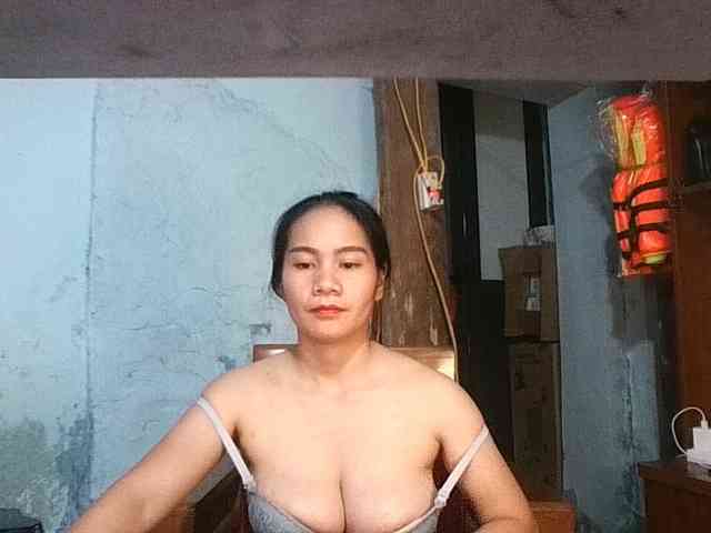 EllaShow93 webcam