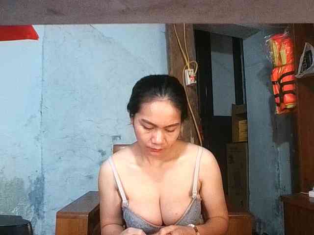 EllaShow93 webcam