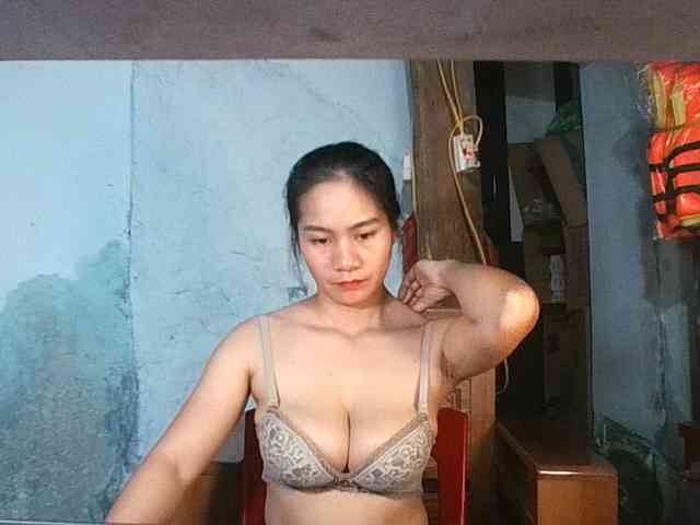 EllaShow93 webcam