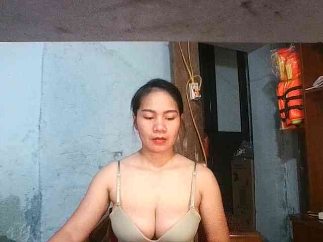 EllaShow93 webcam