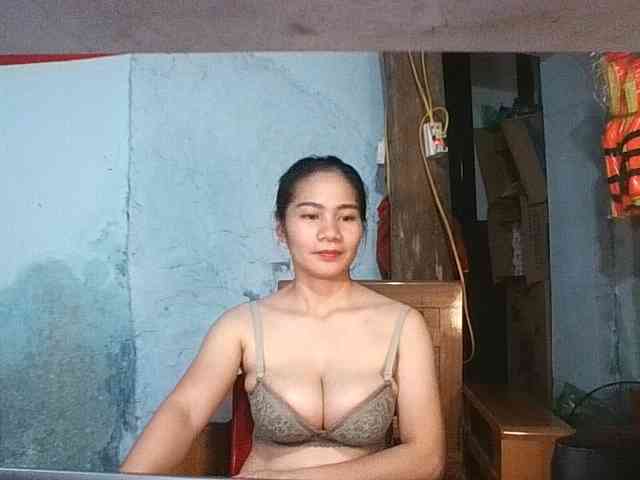 EllaShow93 webcam