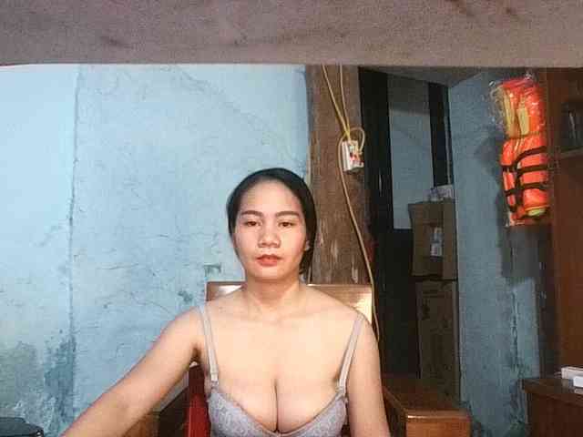 EllaShow93 webcam