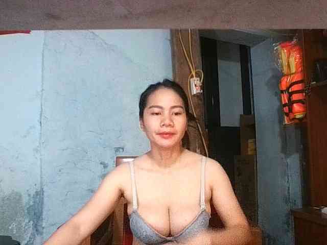 EllaShow93 webcam