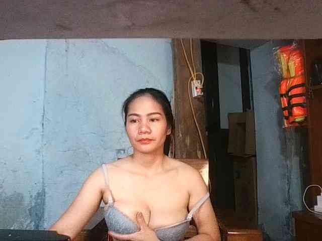 EllaShow93 webcam