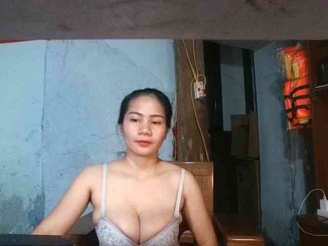 EllaShow93 webcam